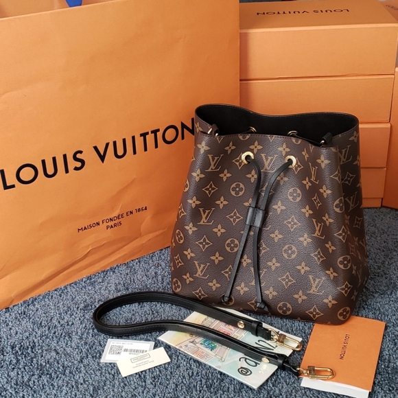 Louis Vuitton Handbags - LOUIS VUITTON Monogram Neo Noe Black / Noir